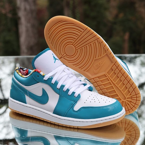 Air Jordan 1 Low Barcelona - Picture 5 of 10